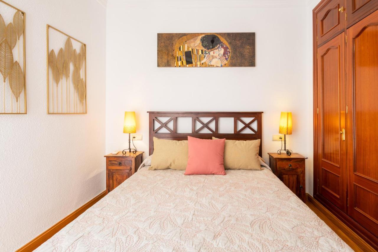 Amplio Apartamento Universidad By Renthas Malaga Exterior photo