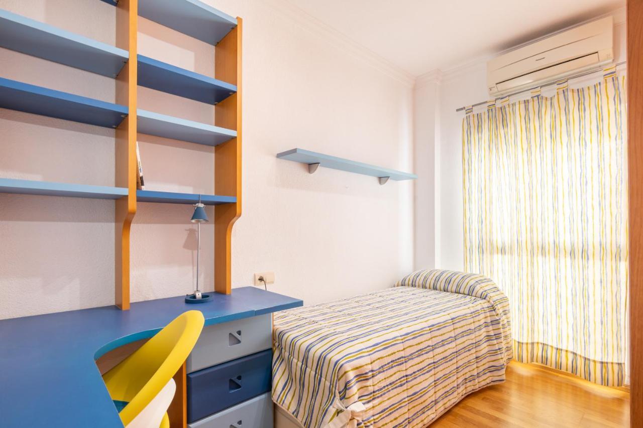 Amplio Apartamento Universidad By Renthas Malaga Exterior photo