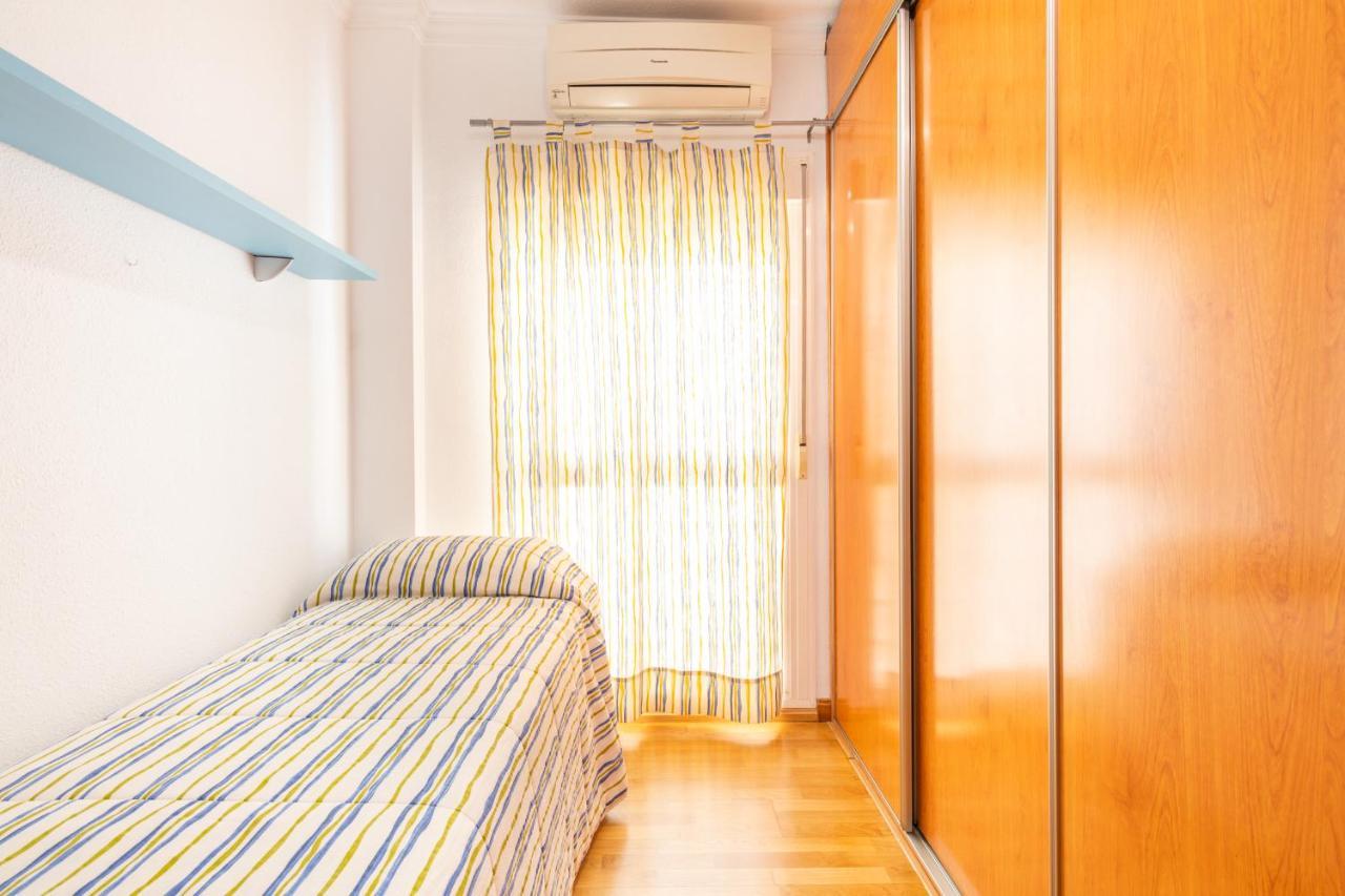 Amplio Apartamento Universidad By Renthas Malaga Exterior photo
