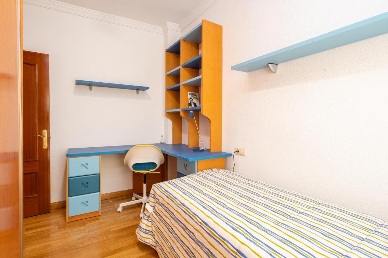 Amplio Apartamento Universidad By Renthas Malaga Exterior photo